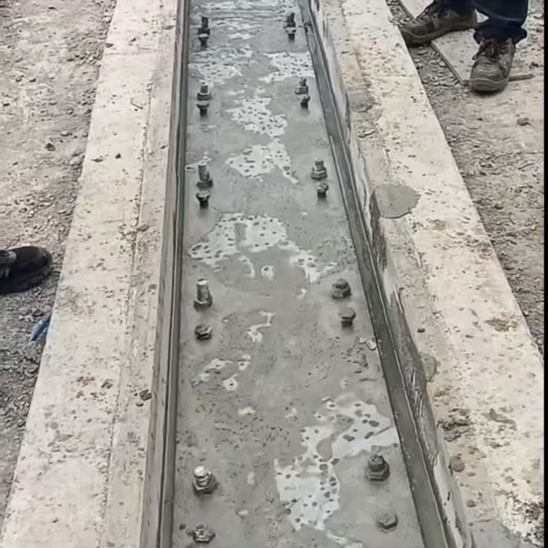 曹县港口码头起重机龙门吊重型机械设备稳固用早强快凝轨道胶泥